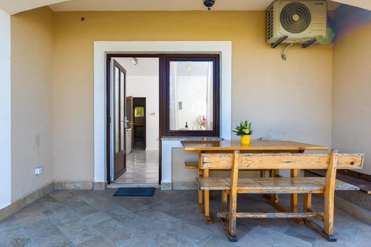 Apartments Meri Sveti Ivan  0*, Sveti Ivan (Krk) Croatia